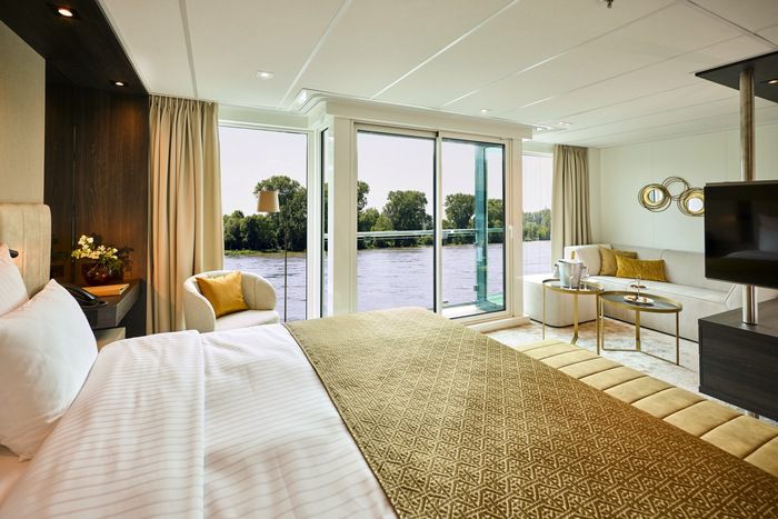 Accommodation on Amadeus Nova
